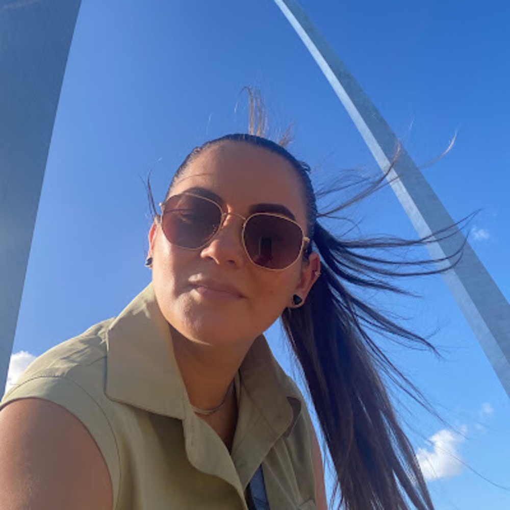 Meet your Posher, Adri